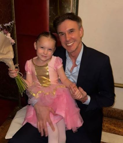 Pampita acompañó el debut de Anita en Corrientes y se emocionó