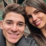 Julián Álvarez presentó a Amadeo con un gesto íntimo y simbólico