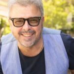 Donato De Santis y un plato cocinado desde la memoria