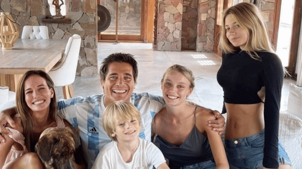 Guillermo Andino y un gesto silencioso junto a sus hijos en Punta del Este