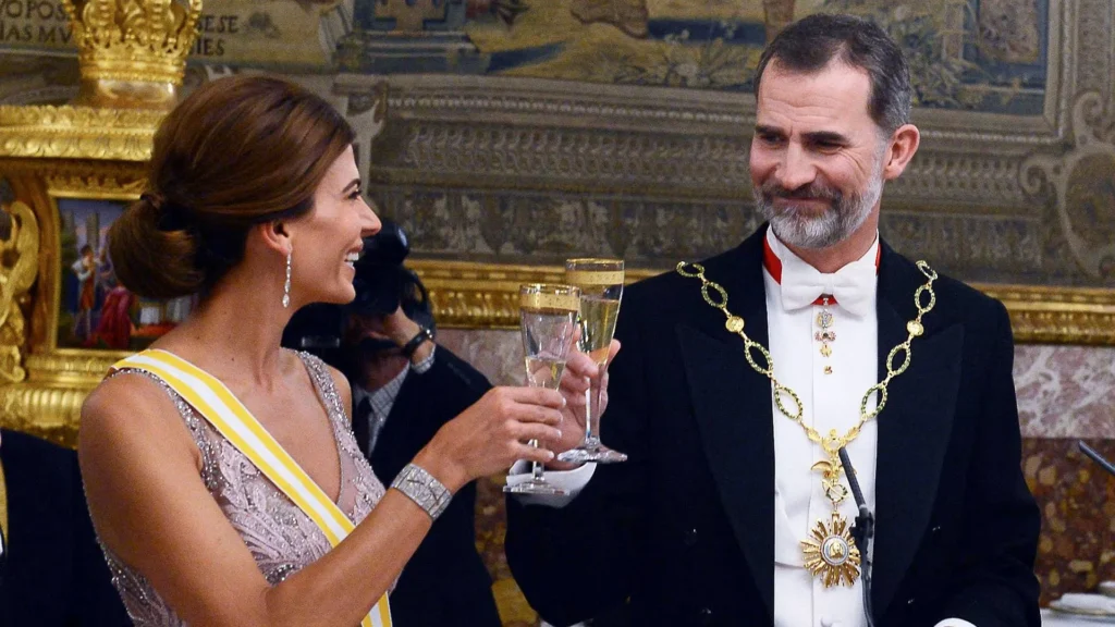 Intrusos habló de un rumor que vincula a Juliana Awada con el rey Felipe VI en la Zarzuela