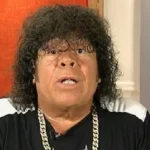 “Paro antes que me caiga”: La Mona Jiménez frenó el show en Forja, Córdoba