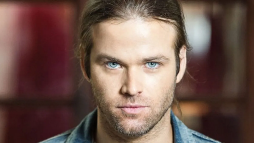 Benjamín Amadeo anunció una pérdida inesperada y confirmó la muerte de Azul