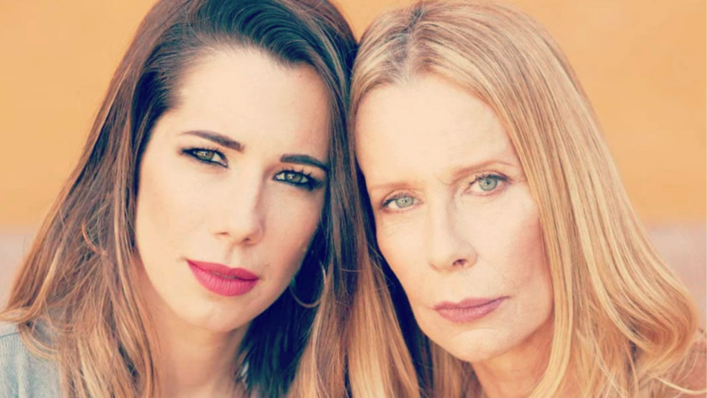 La hija de María Valenzuela respondió críticas por el beso en redes