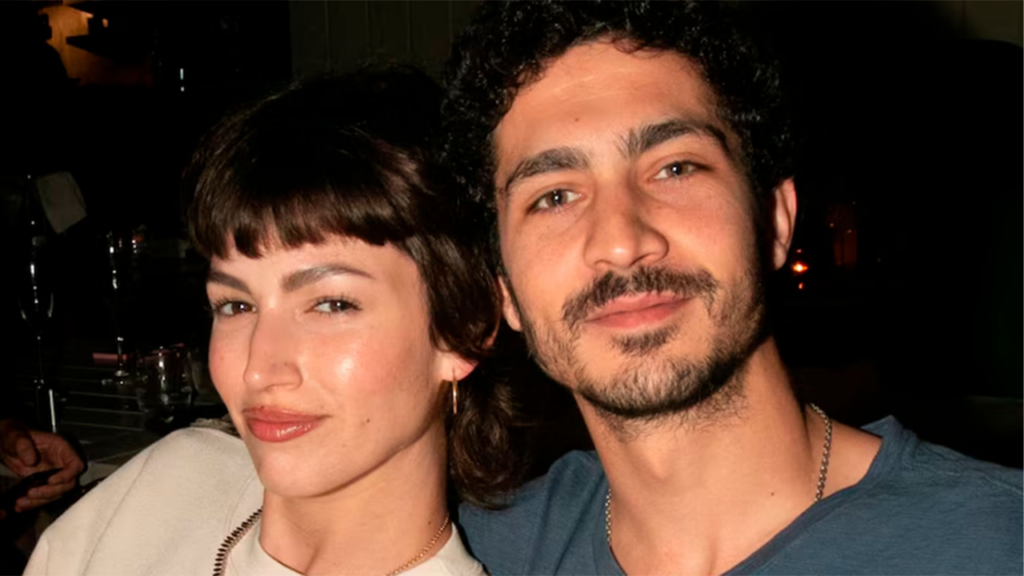 El Chino Darín posó con Dante y mostró su rostro por primera vez