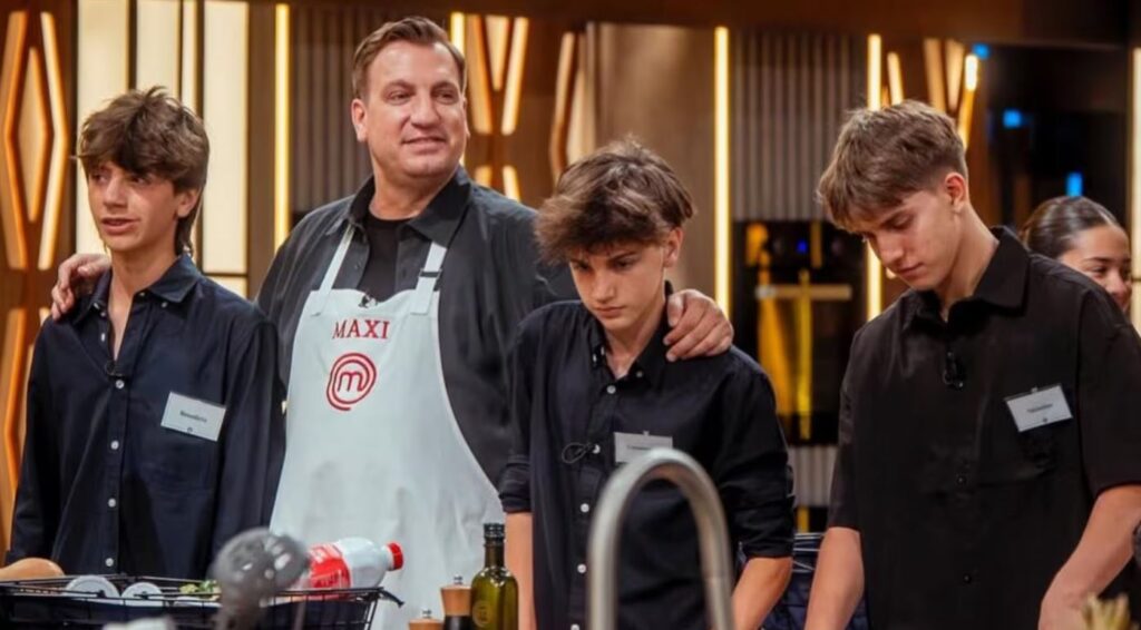 Maxi López subió una foto de su hijo con un médico y una frase: “Ahora llegan…”