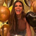 ¡A puro lujo! El doble festejo de Flor de la V por sus 51 años: TV, familia y un look "rojo pasión"