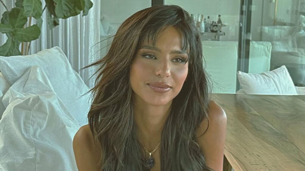 Juana Tinelli respondió críticas sobre su cuerpo tras mostrarse con vestido rojo en Instagram