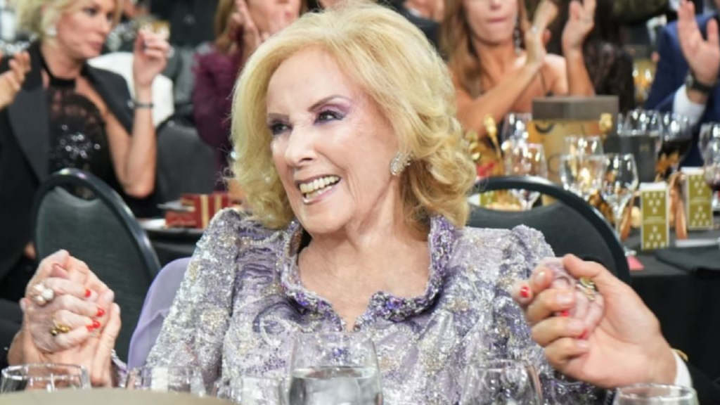 El picante comentario de Mirtha Legrand en el ascensor tras el triunfo de Wanda Nara y la drástica promesa de Marcela Tinayre