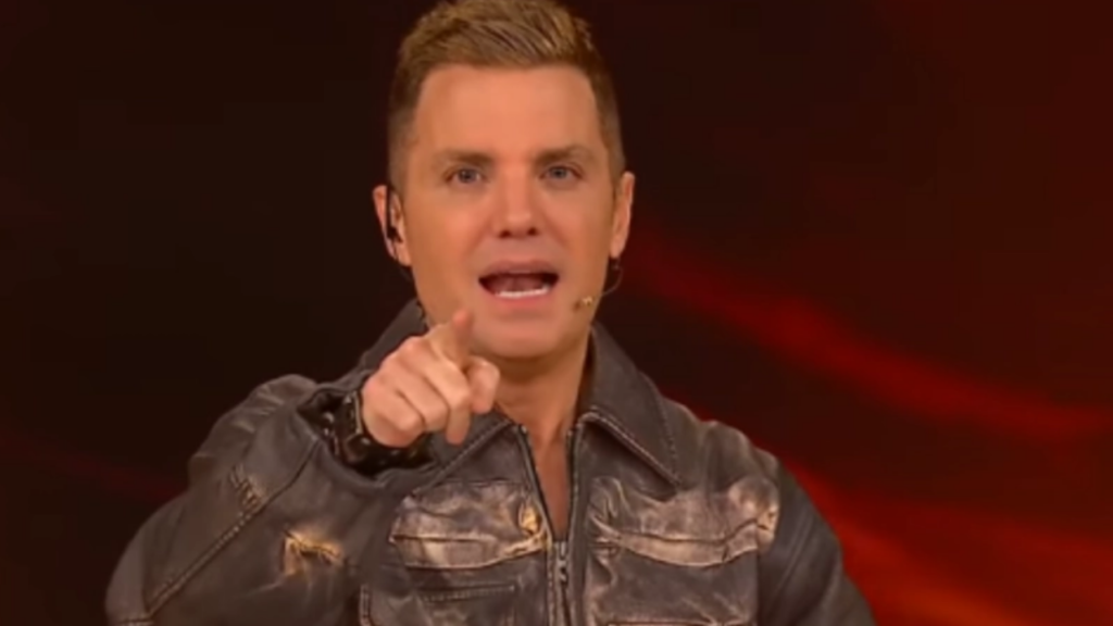 Santiago del Moro se cansó de la situación en Gran Hermano y usó una palabra muy fuerte en sus redes