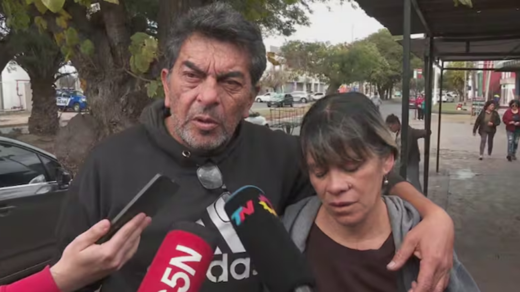La dura denuncia de los abuelos de Agostina contra el padre: “La golpeaba con una violencia terrible”