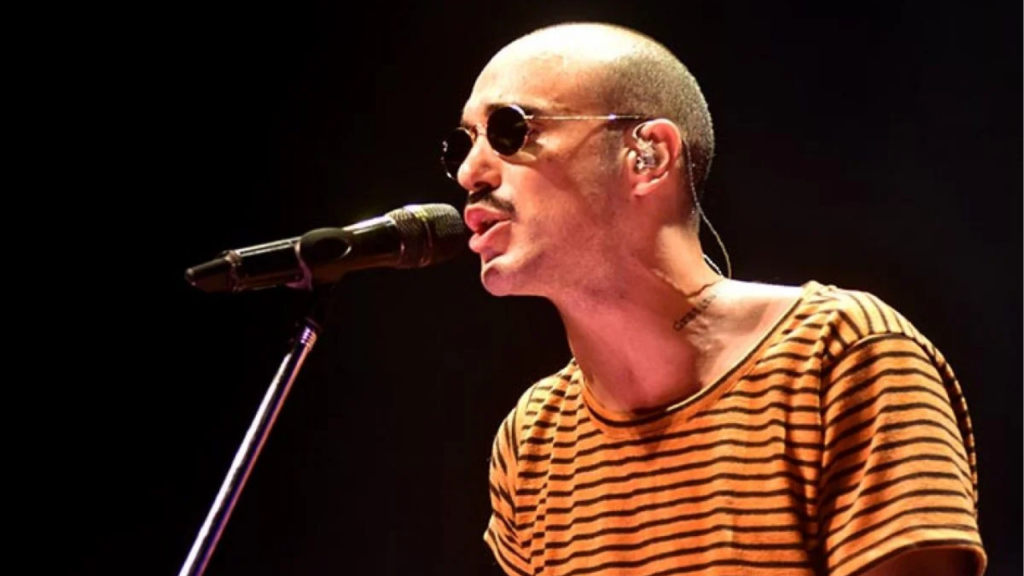 Abel Pintos sorprendió en Rosario con un homenaje al Indio Solari ante 350 mil personas