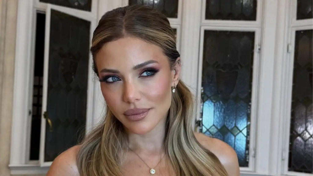 Evangelina Anderson sorprendió con su nuevo emprendimiento de moda: cuánto cuestan sus exclusivos anteojos