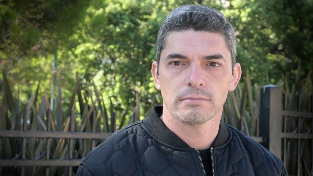El periodista de TN Santiago Martella mostró una foto internado y reveló el duro momento de salud que atravesó