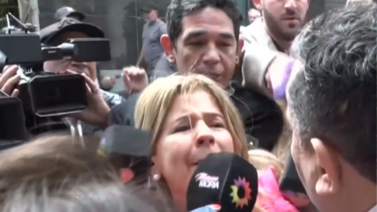 Agredieron a Mercedes Ninci en vivo: el gesto de un camarógrafo que desató la furia de Moria Casán Agredieron a Mercedes Ninci en vivo: el gesto de un camarógrafo que desató la furia de Moria Casán